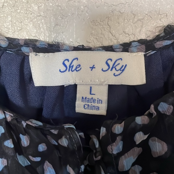 She + Sky women’s patterned long sleeve crop blouse - Picture 5 of 8